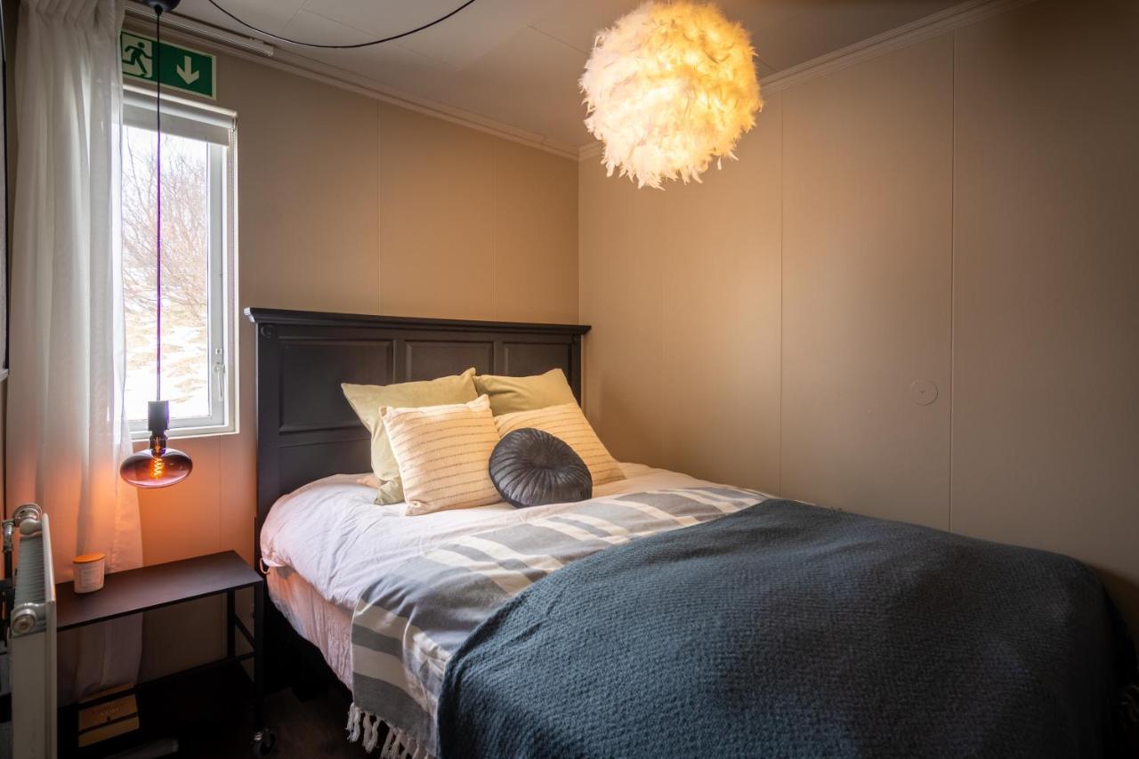 Viking Cottages & Apartments อาคูเรย์รี ภายนอก รูปภาพ