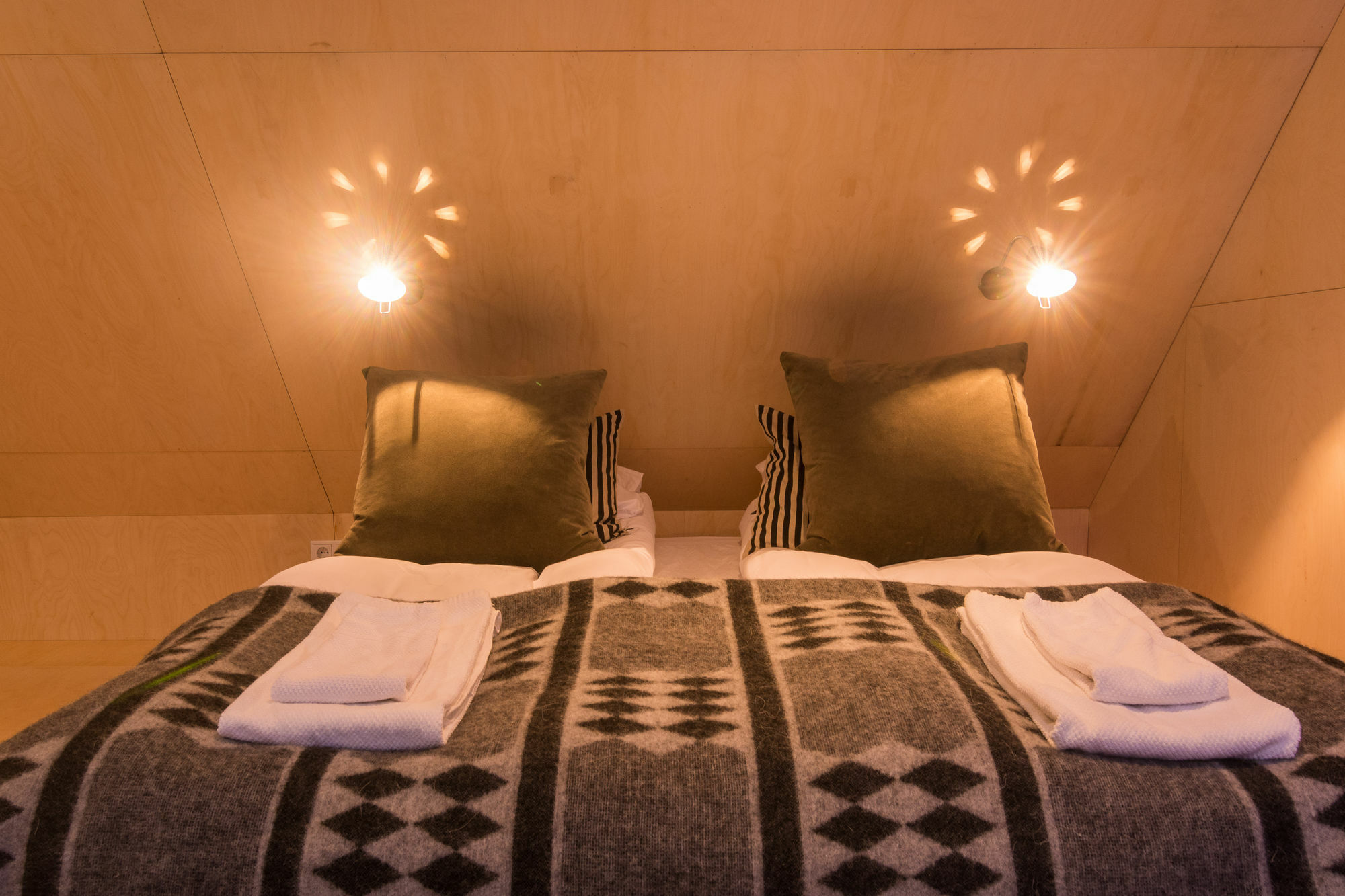 Viking Cottages & Apartments อาคูเรย์รี ภายนอก รูปภาพ