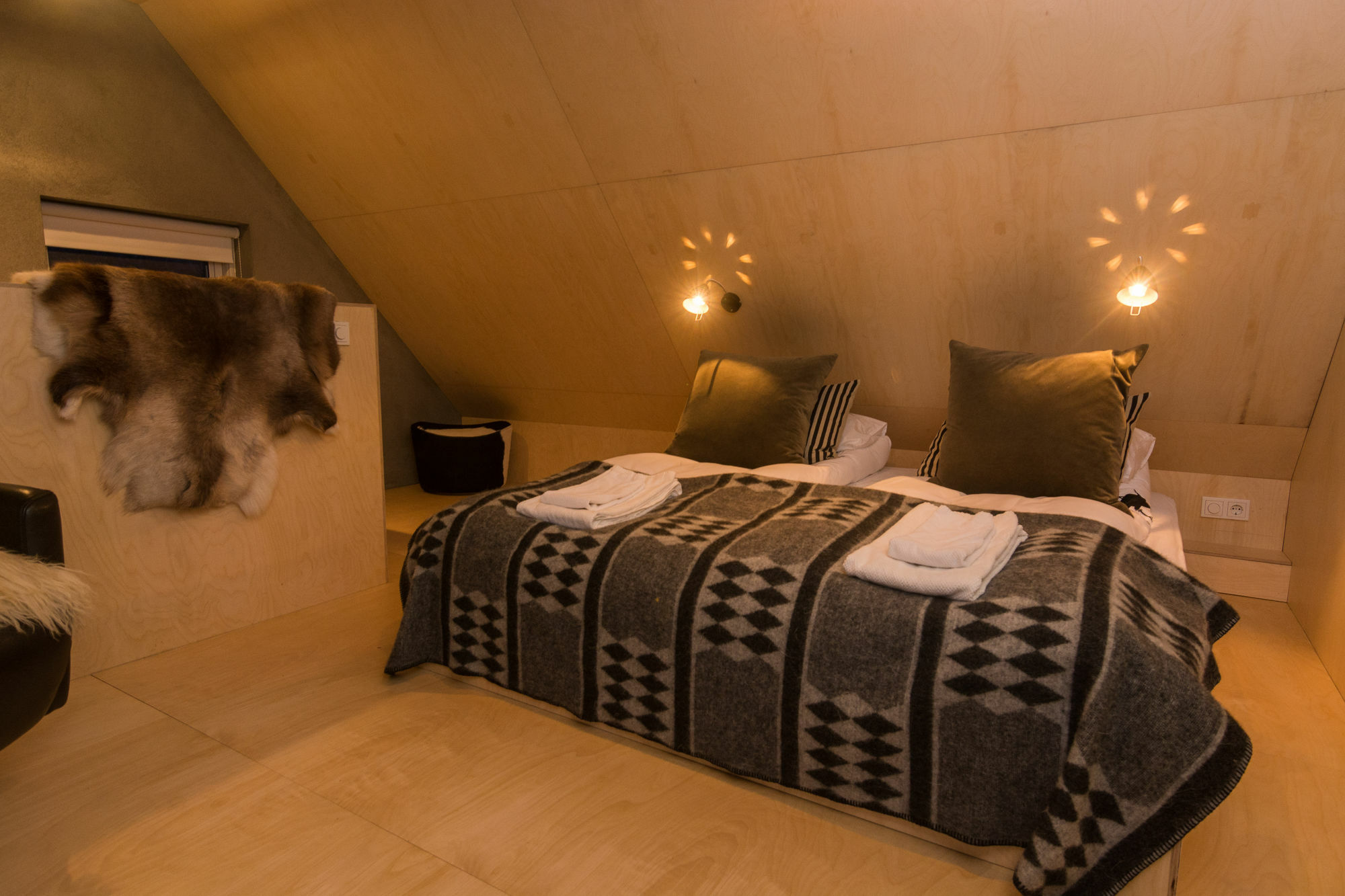 Viking Cottages & Apartments อาคูเรย์รี ภายนอก รูปภาพ