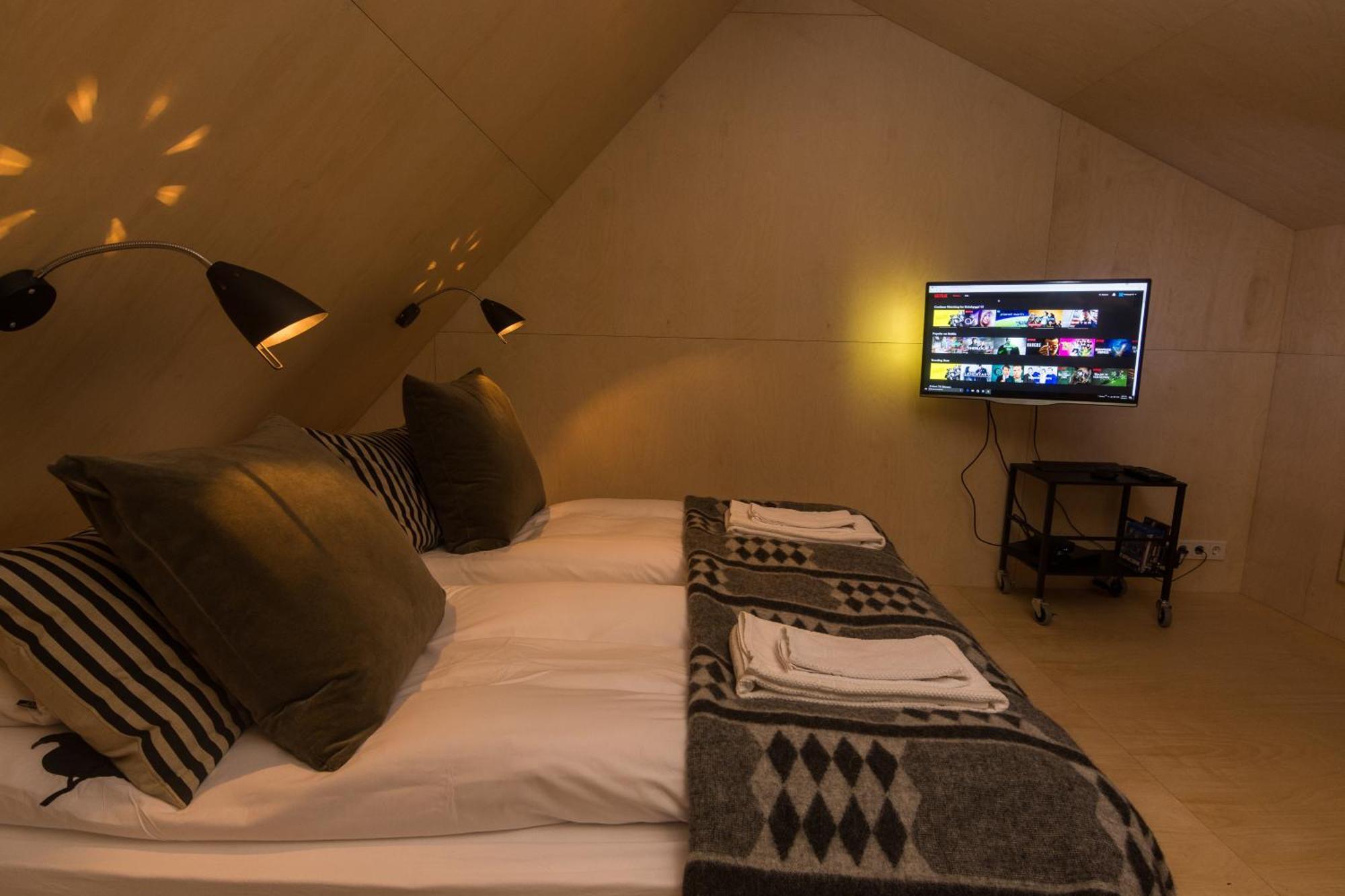 Viking Cottages & Apartments อาคูเรย์รี ภายนอก รูปภาพ