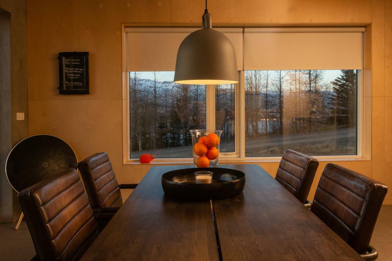 Viking Cottages & Apartments อาคูเรย์รี ภายนอก รูปภาพ