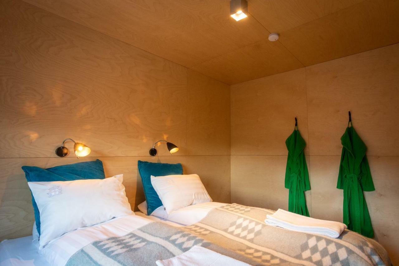 Viking Cottages & Apartments อาคูเรย์รี ภายนอก รูปภาพ