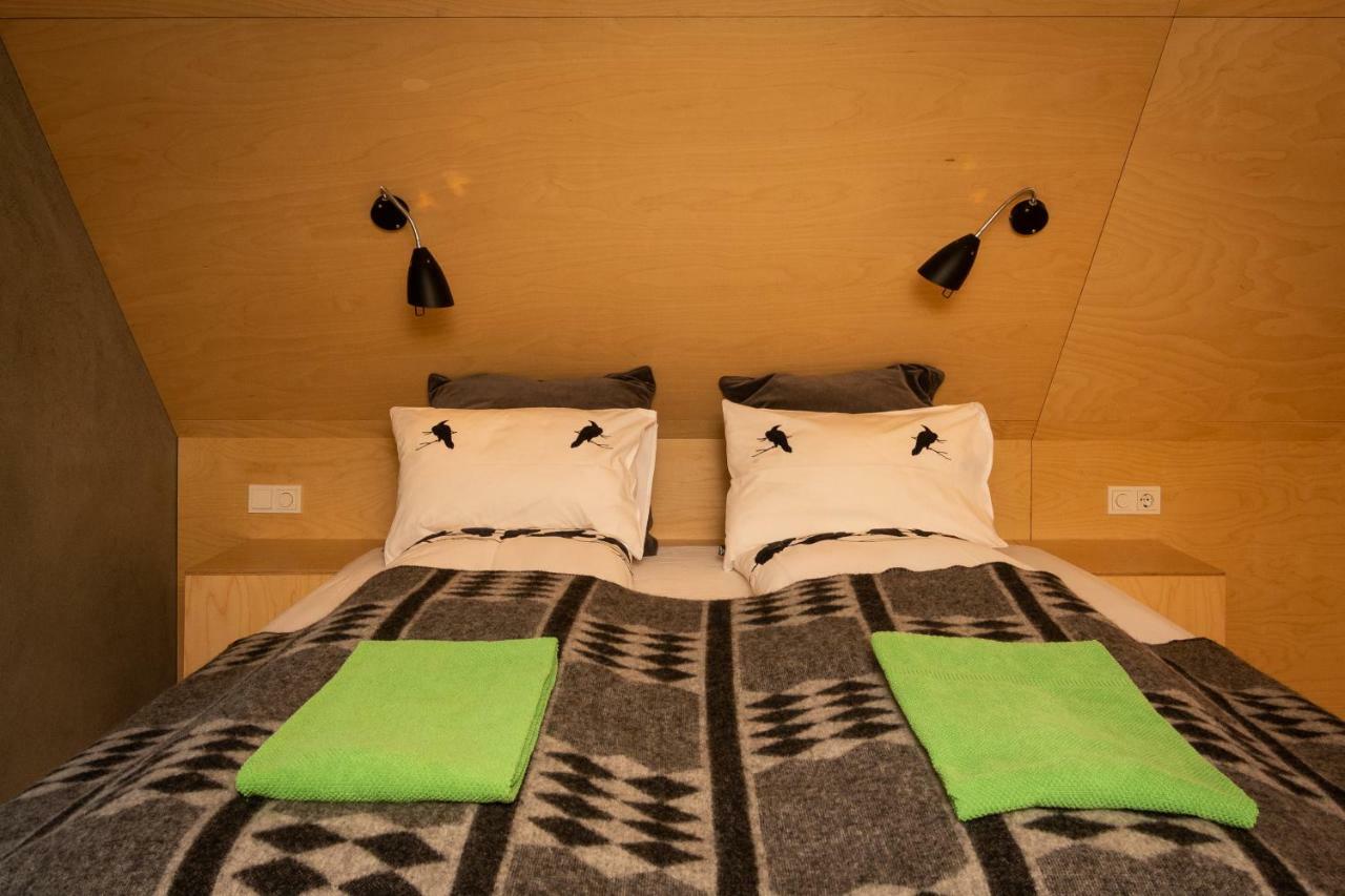 Viking Cottages & Apartments อาคูเรย์รี ภายนอก รูปภาพ