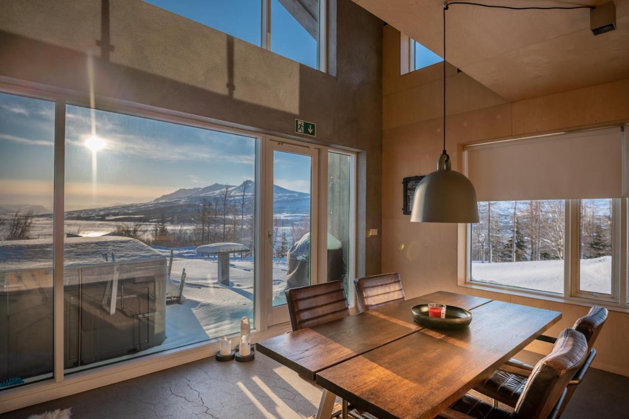 Viking Cottages & Apartments อาคูเรย์รี ภายนอก รูปภาพ